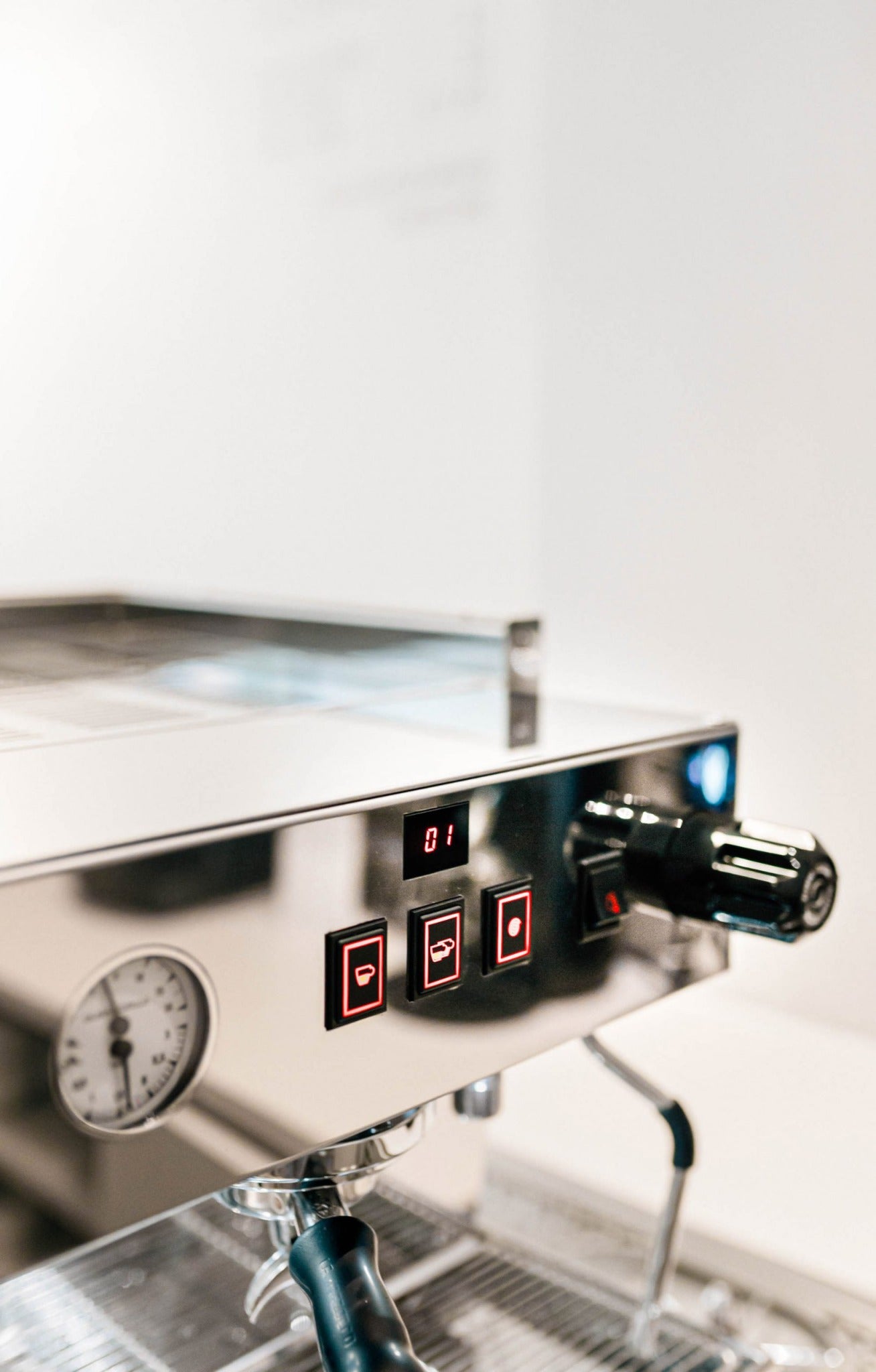 La Marzocco Linea Classic S controls